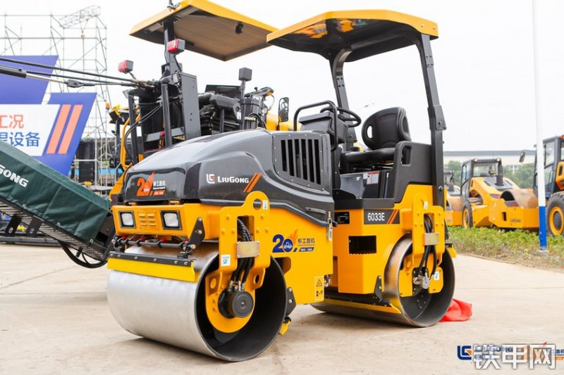 柳工clg6033e双钢轮压路机