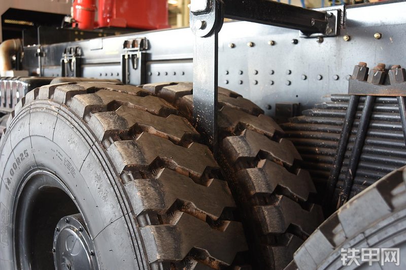 中联重科ZT95非公路自卸车局部