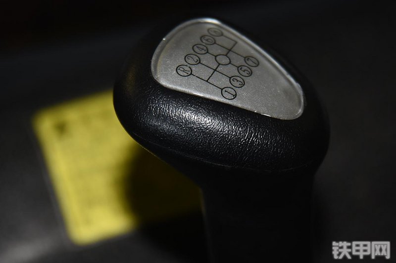 中联重科ZT95非公路自卸车局部