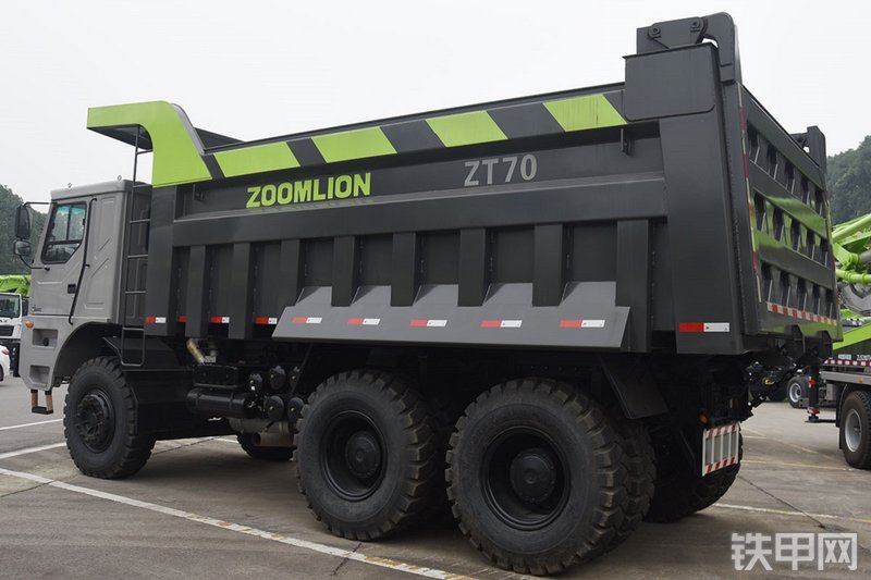 中联重科ZT70非公路自卸车整机外观