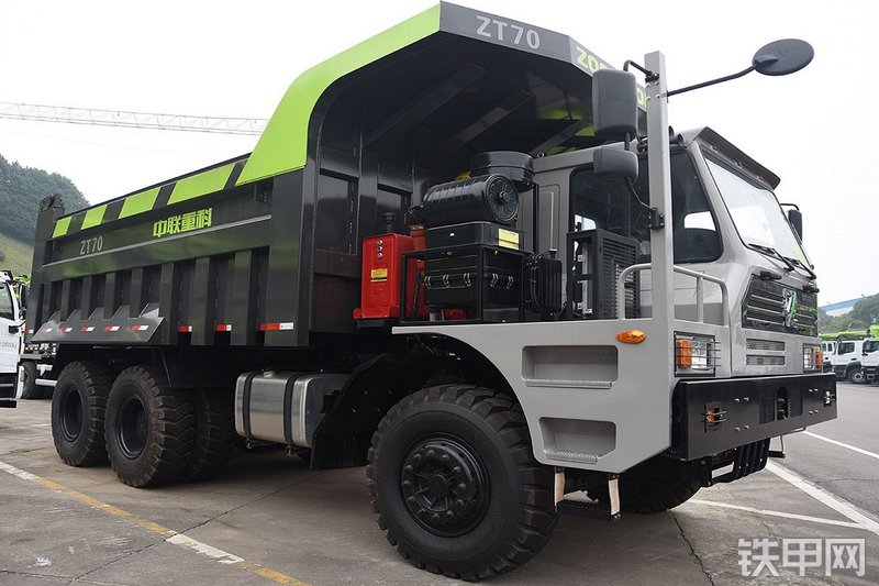 中联重科ZT70非公路自卸车整机外观