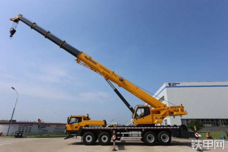 柳工TC700C5L起重机整机外观