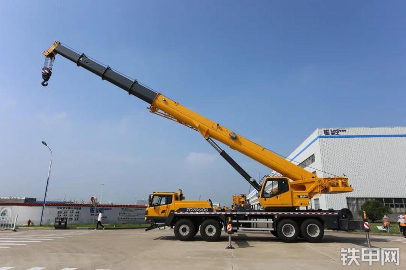 柳工TC700C5起重机整机外观