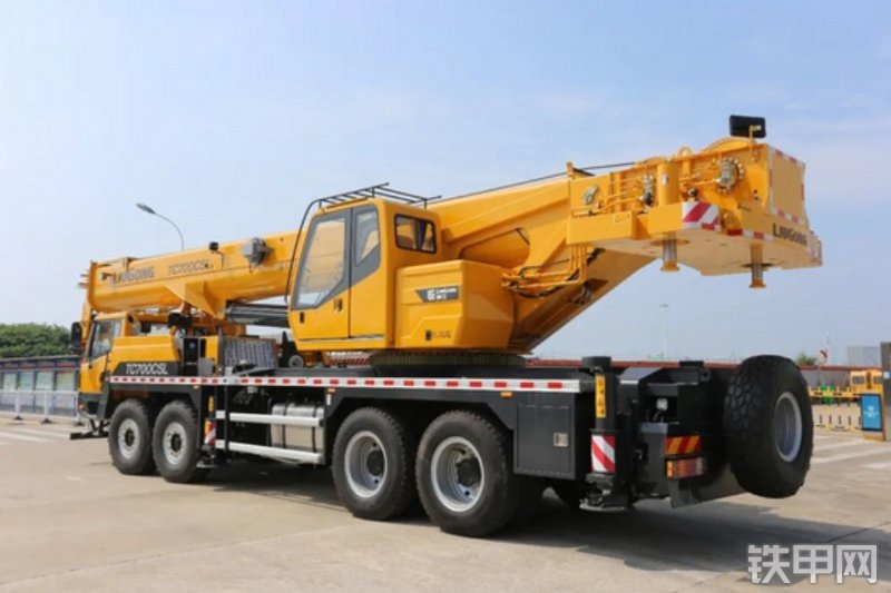 柳工TC700C5L起重机整机外观