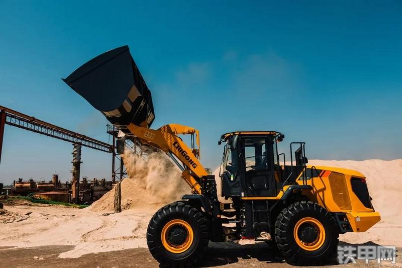 柳工CLG848H装载机整机外观