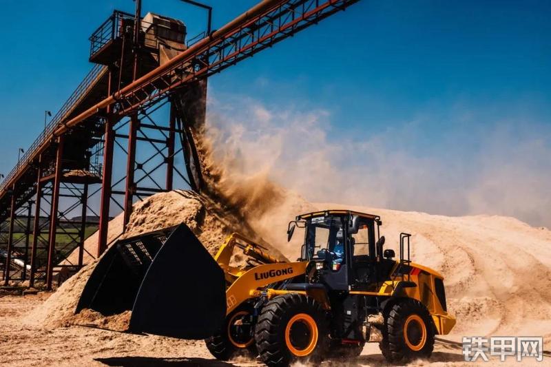 柳工CLG848H装载机整机外观