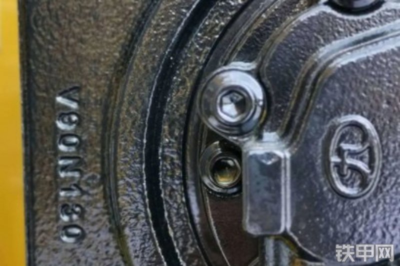 三一重工SY215H挖掘机局部