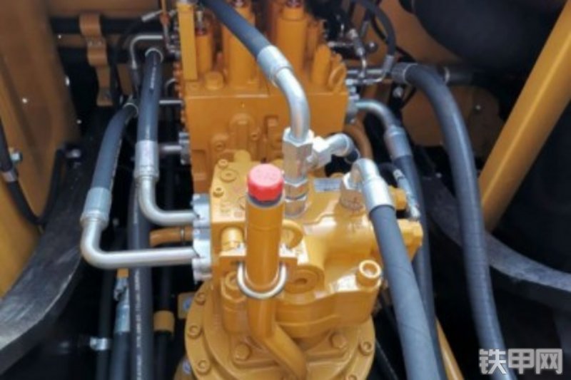 三一重工SY215H挖掘机局部