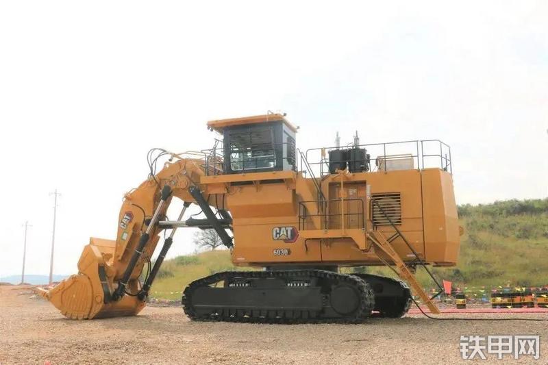 卡特彼勒CAT®6030 AC FS挖掘机整机外观