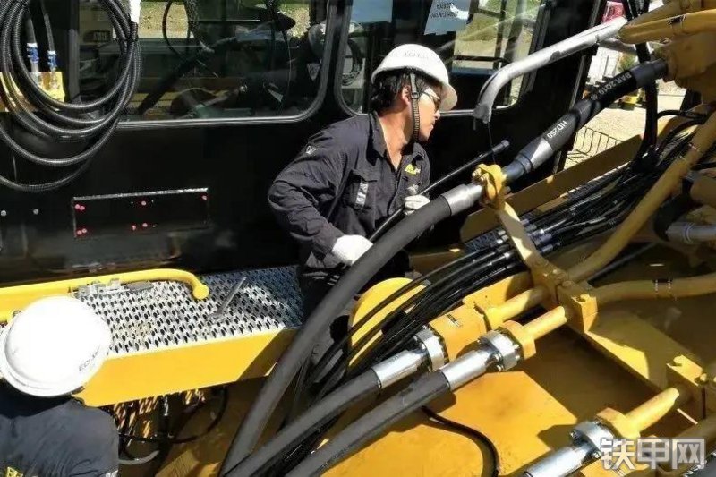 卡特彼勒CAT®6030 AC FS挖掘机局部