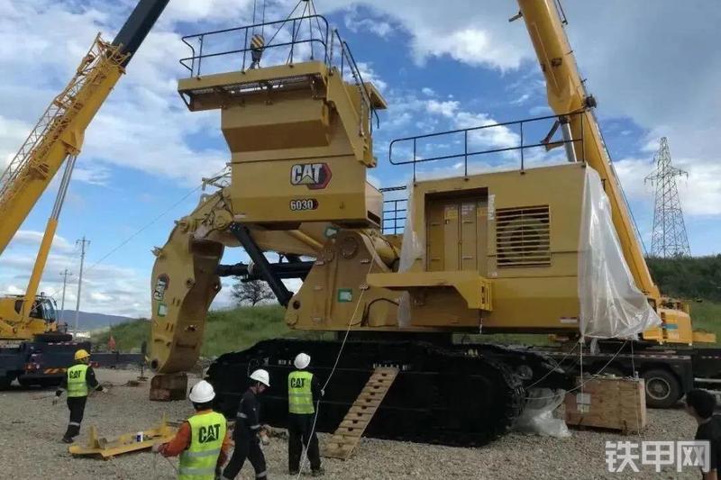 卡特彼勒CAT®6030 AC FS挖掘机整机外观