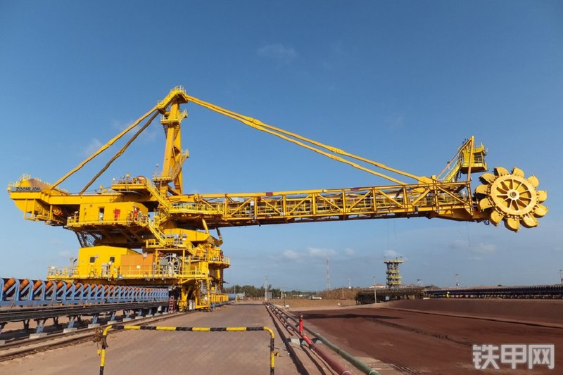 中联重科DQL1500/2060.35堆取料机整机外观