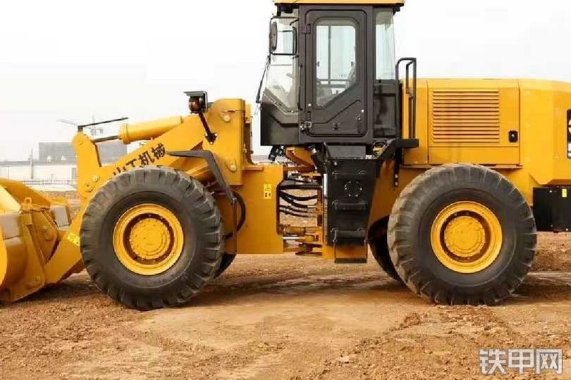 山工SEM658D装载机整机外观