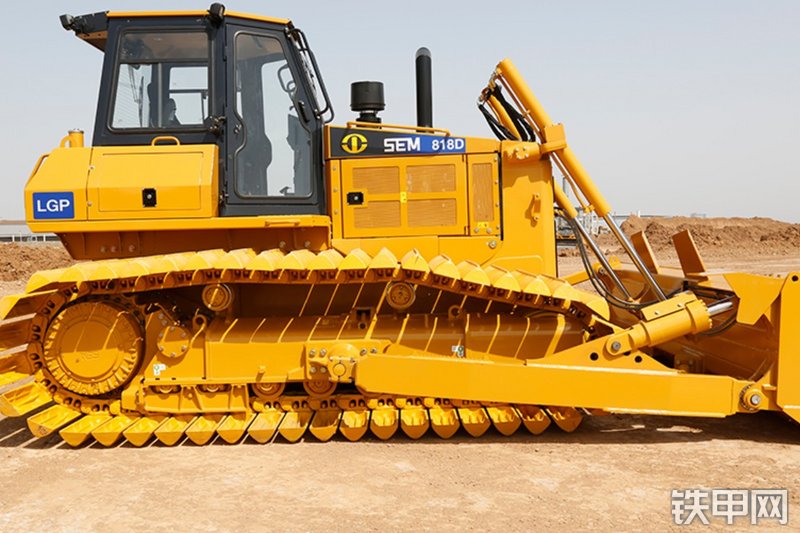 山工SEM818D推土机整机外观