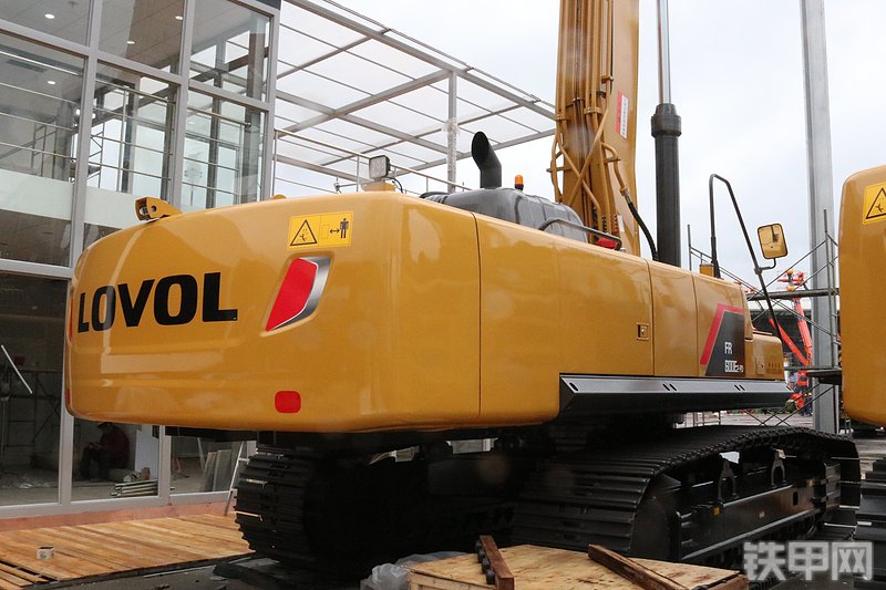 雷沃重工FR600E2-PD挖掘机整机外观