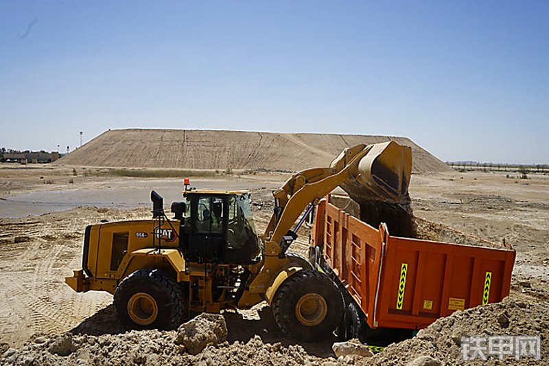 卡特彼勒966 GC装载机整机外观