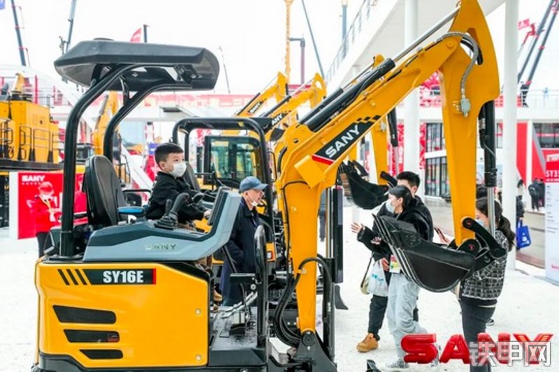 三一重工SY16E挖掘机整机外观