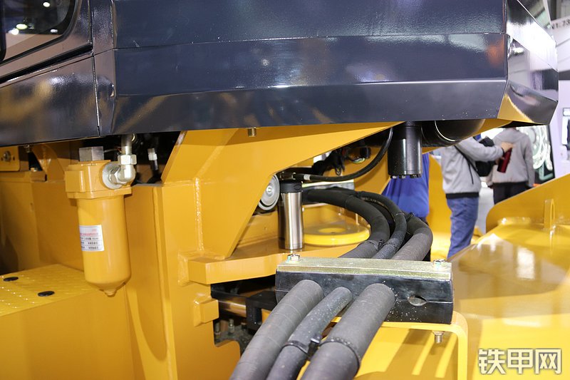 山工SEM526压路机展会( )