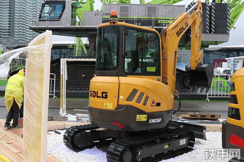 山东临工ER636F挖掘机局部