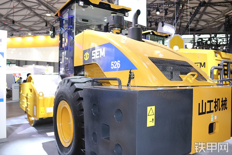 山工SEM526压路机展会( )