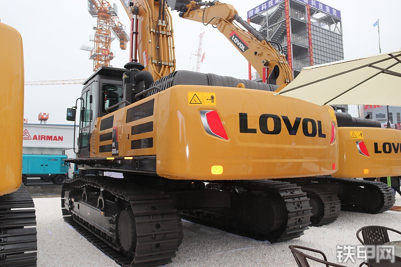 雷沃重工FR600E2-HD挖掘机整机外观