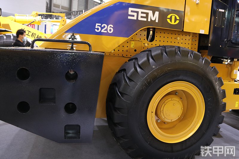 山工SEM526压路机展会( )