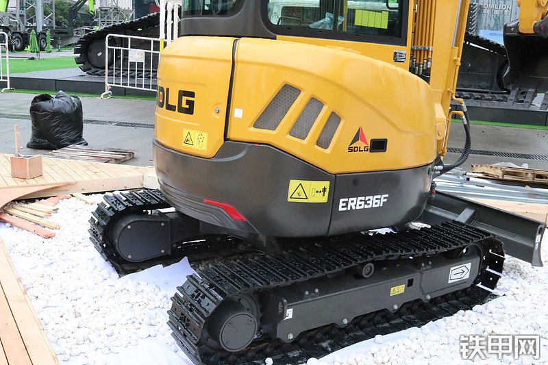 山东临工ER636F挖掘机局部