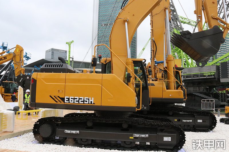 山东临工e6225h挖掘机