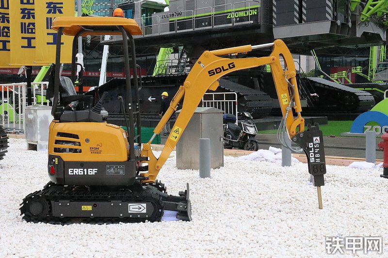 山东临工ER616F挖掘机整机外观