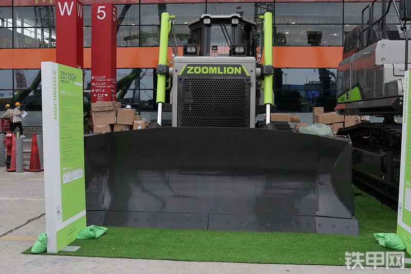 中联重科ZD170GH推土机展会( )