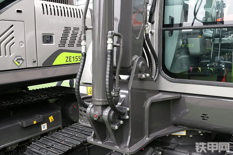 中联重科ZE55G挖掘机局部