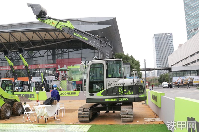 中联重科ZE75G挖掘机整机外观