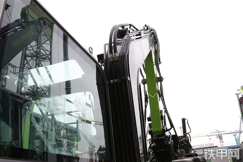 中联重科ZE55G挖掘机局部