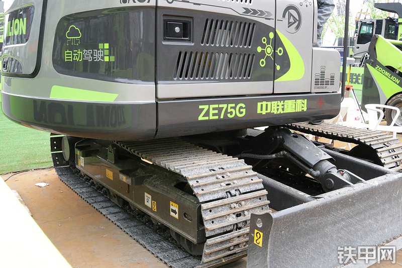 中联重科ZE75G挖掘机局部