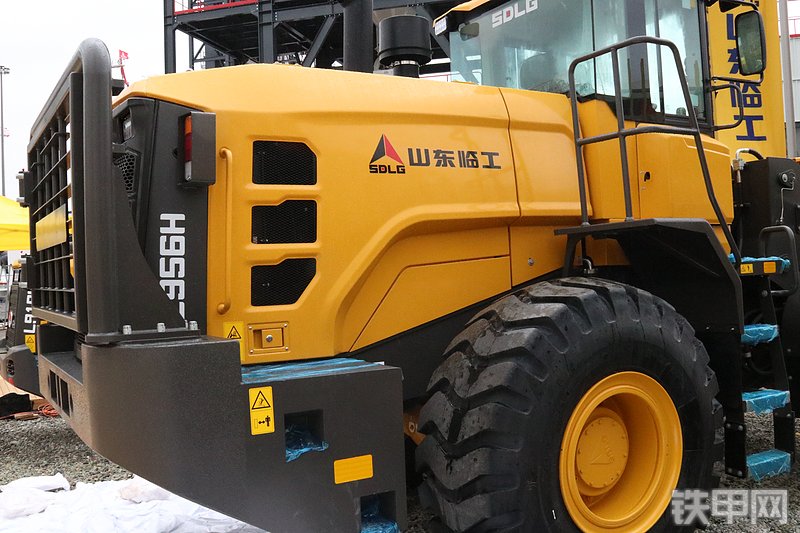 山东临工L956H装载机整机外观