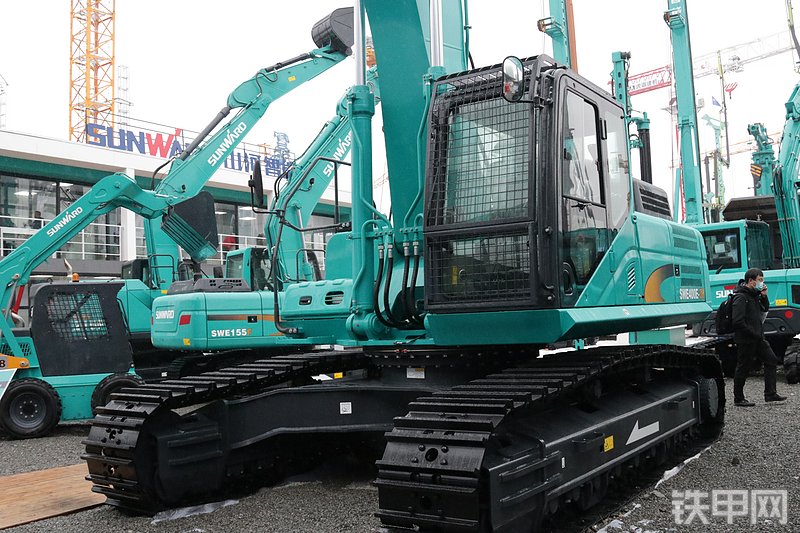 山河智能SWE400E-3H挖掘机整机外观