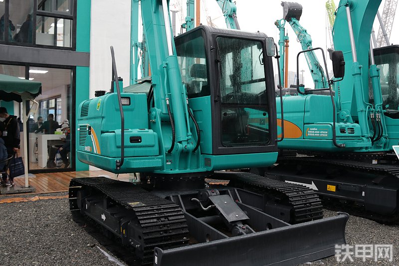 山河智能 SWE80E9挖掘机展会( )
