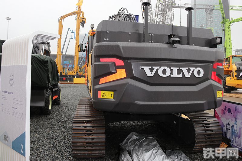 沃尔沃EC230电动挖掘机整机外观