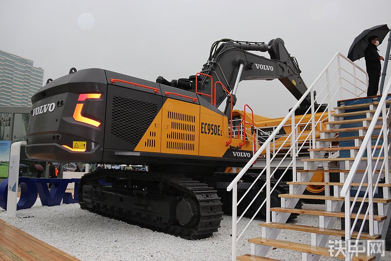 沃尔沃EC950EL挖掘机整机外观