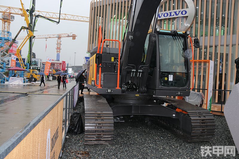 沃尔沃EC230电动挖掘机整机外观