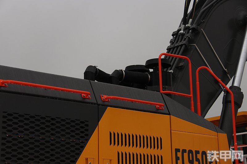 沃尔沃EC950EL挖掘机局部