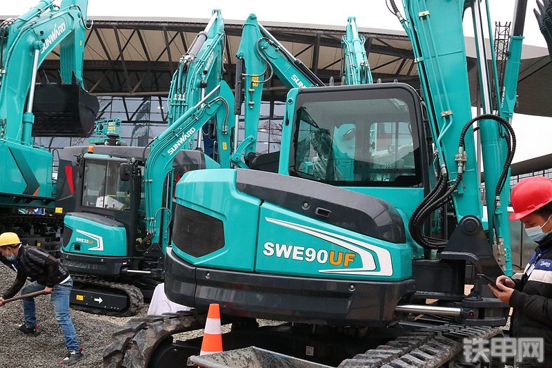 山河智能SWE90UF挖掘机整机外观