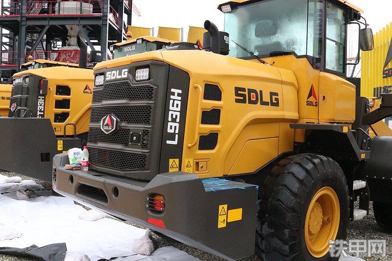 山东临工L936H装载机展会( )