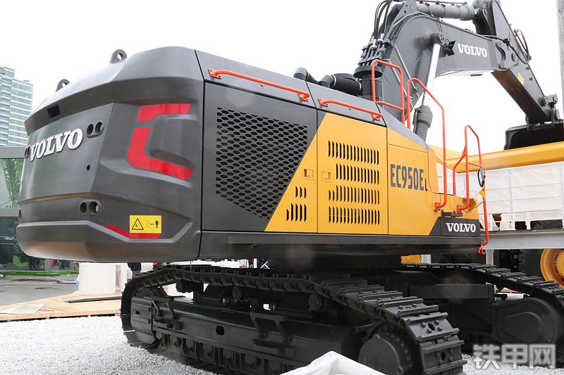 沃尔沃EC950EL挖掘机整机外观