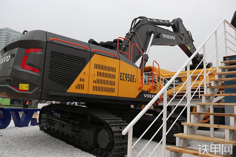沃尔沃EC950EL挖掘机整机外观