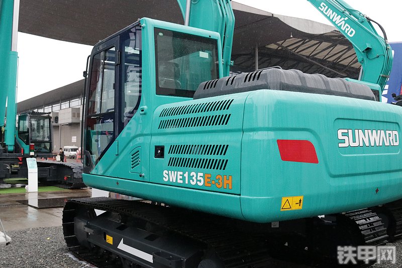 山河智能SWE135E-3H挖掘机整机外观