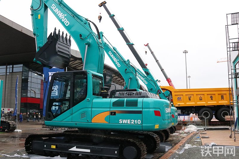 山河智能 SWE210挖掘机整机外观