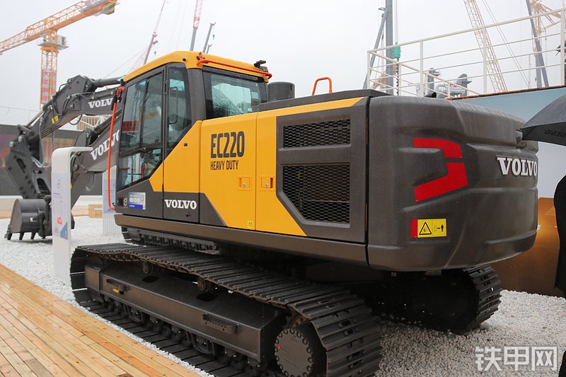 沃尔沃EC220 HEAVY DUTY挖掘机整机外观