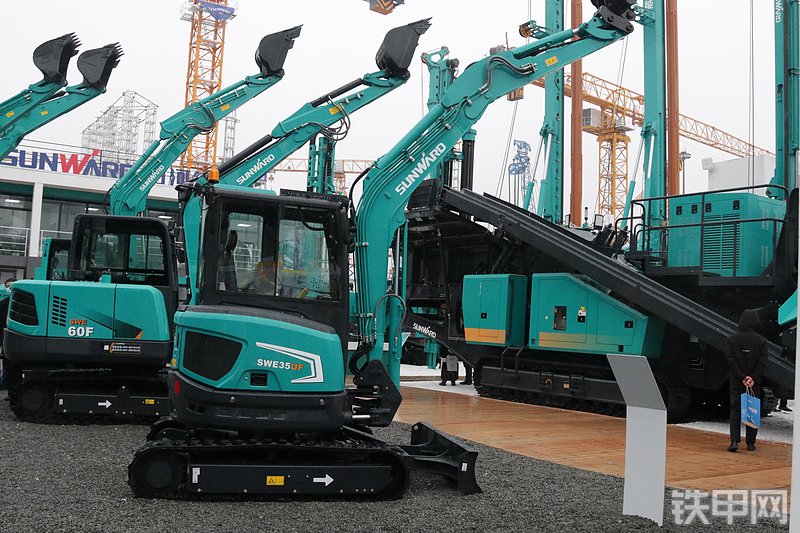 山河智能SWE35UF挖掘机展会( )