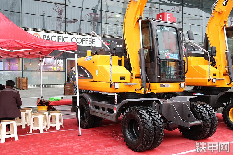 犀牛重工xn75y轮式挖掘机